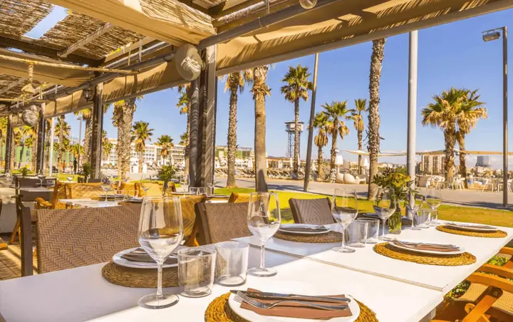 Restolounge con pista Port (Zona Vela) (Ref 1) para fiestas privadas en Barcelona